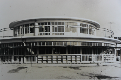 円形校舎 坂本鹿名夫